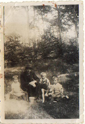 mijn opa met zijn drie zonen